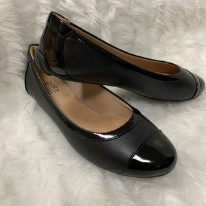 Naturalizer Black Ballet Flats